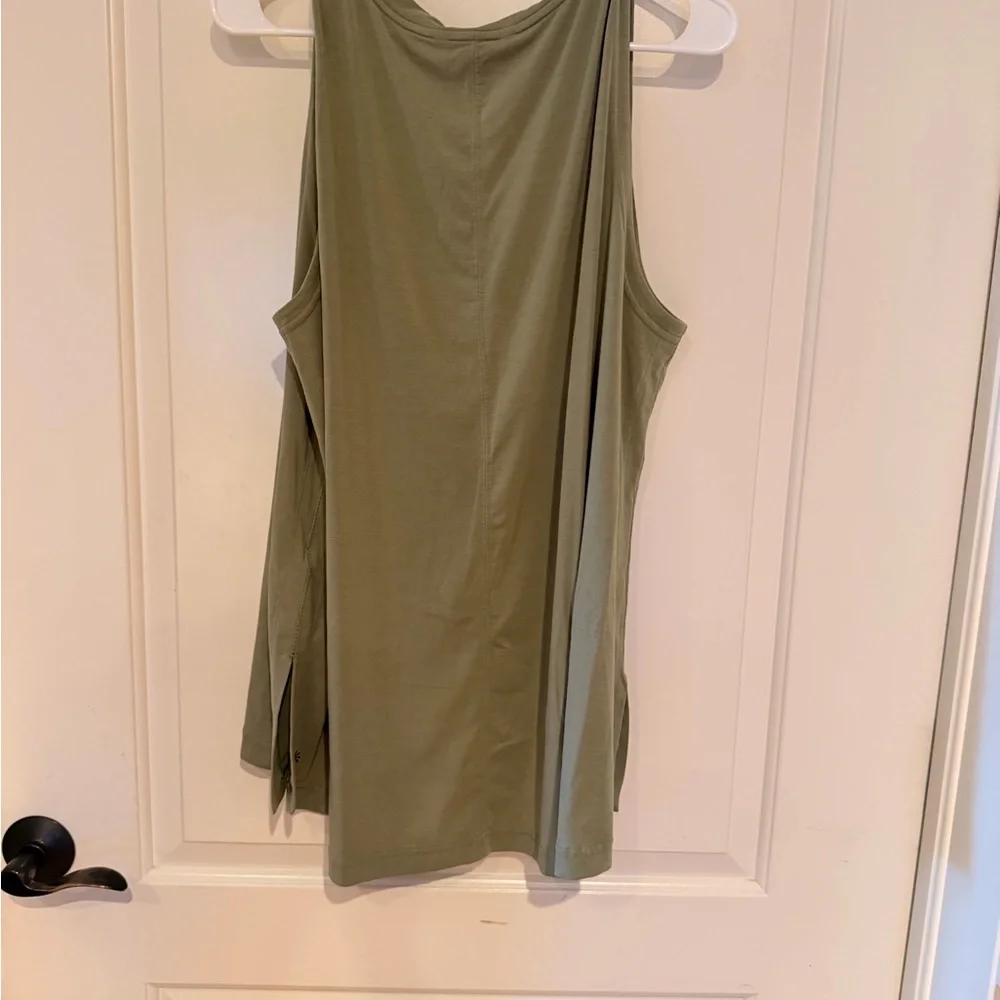 Athleta Tank Top Women’s XL Green V Neck high low hem side slit activewear - Picture 3 of 3